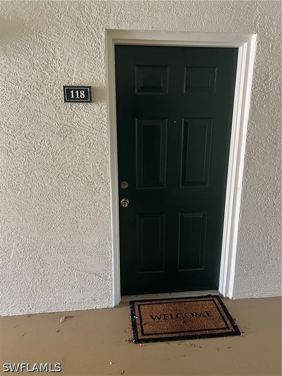 4720 Saint Croix LN 118, Naples, FL 34109