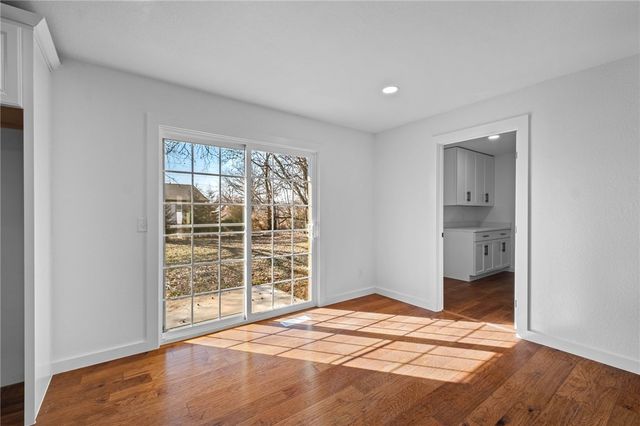 208 13th Street, Bentonville, AR 72712