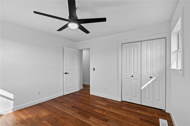 208 13th Street, Bentonville, AR 72712