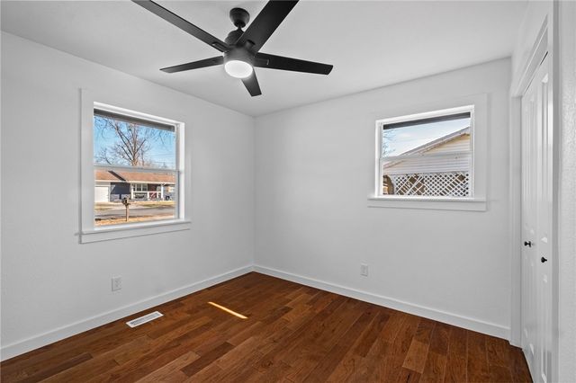 208 13th Street, Bentonville, AR 72712