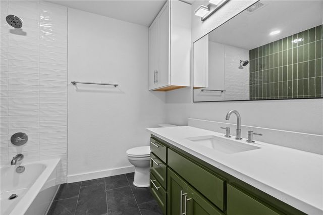 208 13th Street, Bentonville, AR 72712