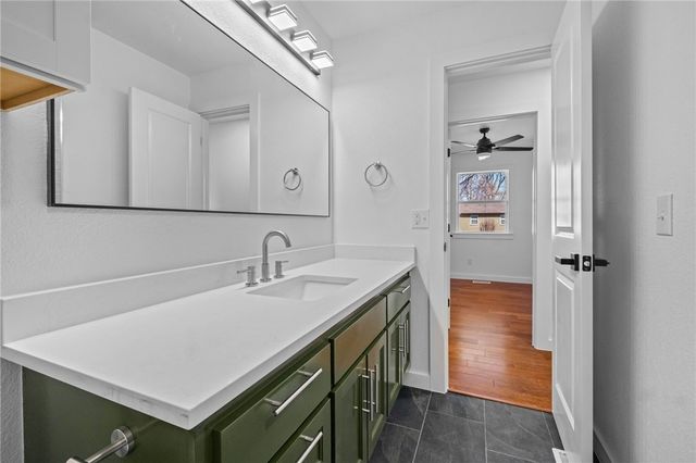 208 13th Street, Bentonville, AR 72712