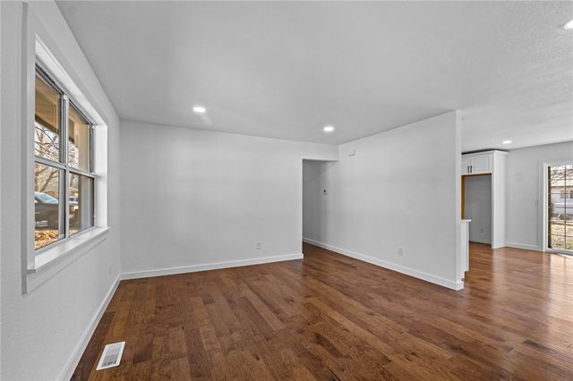 208 13th Street, Bentonville, AR 72712