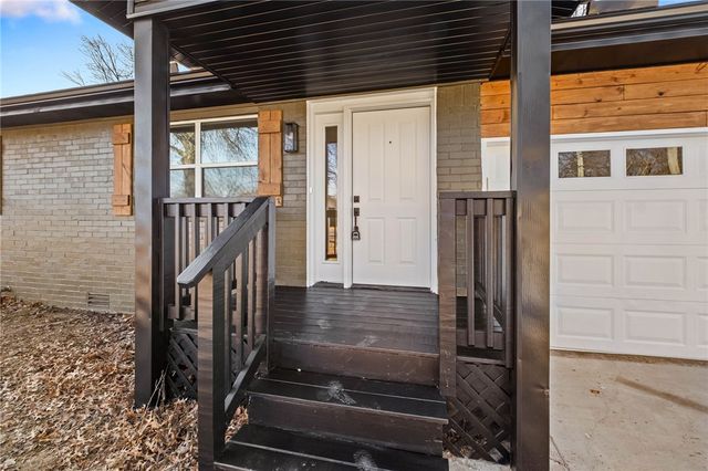 208 13th Street, Bentonville, AR 72712