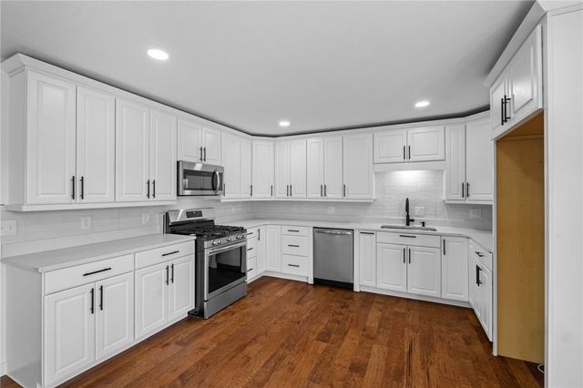 208 13th Street, Bentonville, AR 72712