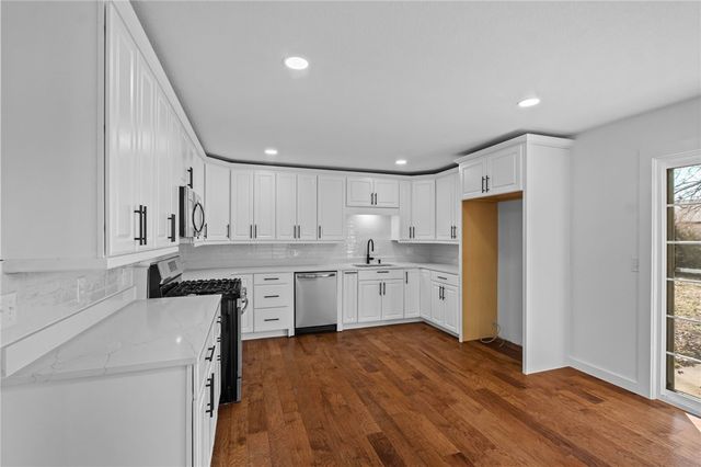 208 13th Street, Bentonville, AR 72712