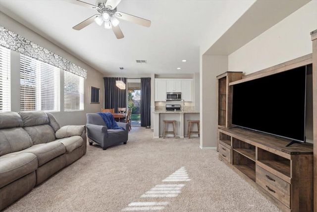 2210 Geary St, West Sacramento, CA 95691