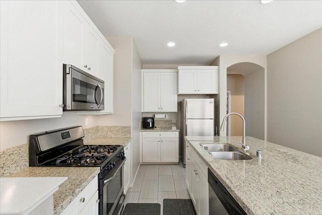 2210 Geary St, West Sacramento, CA 95691