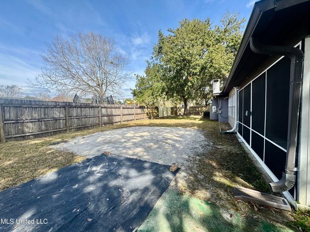 1315 Sussex Drive, Ocean Springs, MS 39564