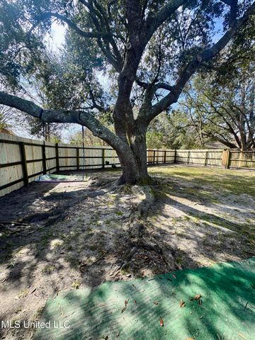 1315 Sussex Drive, Ocean Springs, MS 39564