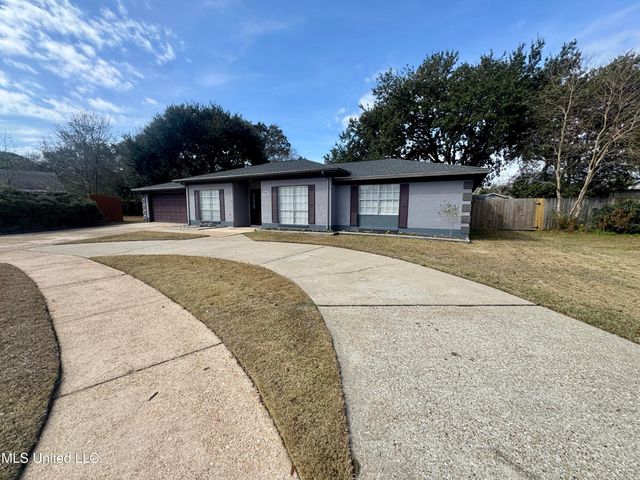 1315 Sussex Drive, Ocean Springs, MS 39564