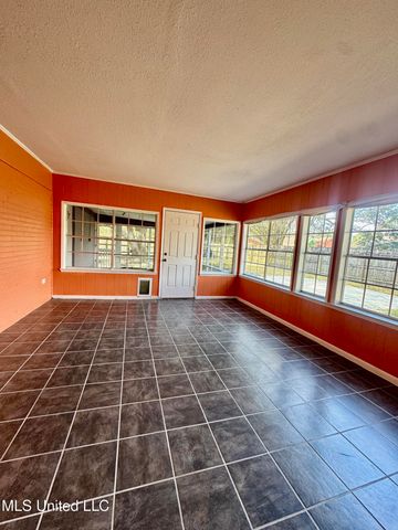 1315 Sussex Drive, Ocean Springs, MS 39564