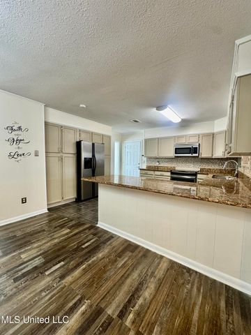 1315 Sussex Drive, Ocean Springs, MS 39564