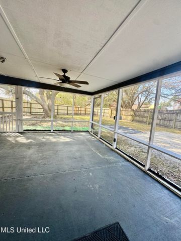 1315 Sussex Drive, Ocean Springs, MS 39564