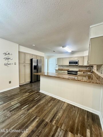 1315 Sussex Drive, Ocean Springs, MS 39564