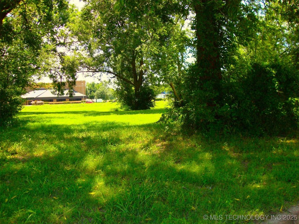 600 E 7th Street, Okmulgee, OK 74447