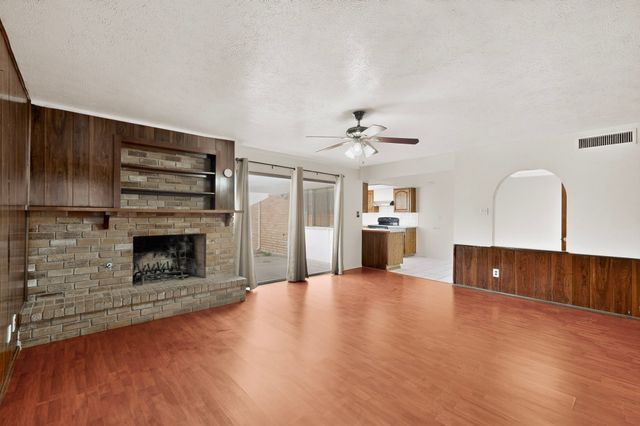 1926 Rambling Ridge Lane, Carrollton, TX 75007