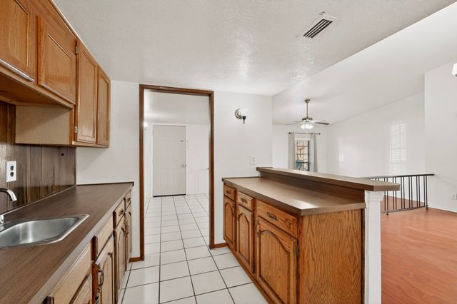 1926 Rambling Ridge Lane, Carrollton, TX 75007