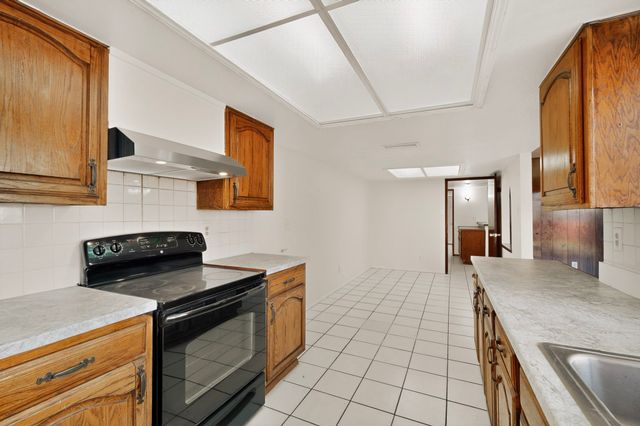 1926 Rambling Ridge Lane, Carrollton, TX 75007