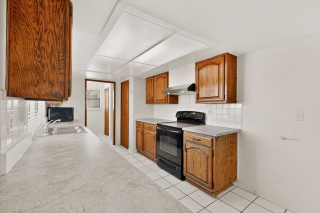 1926 Rambling Ridge Lane, Carrollton, TX 75007