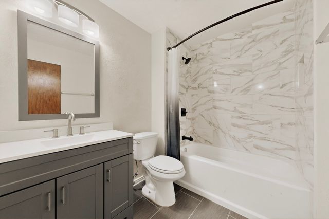 1926 Rambling Ridge Lane, Carrollton, TX 75007