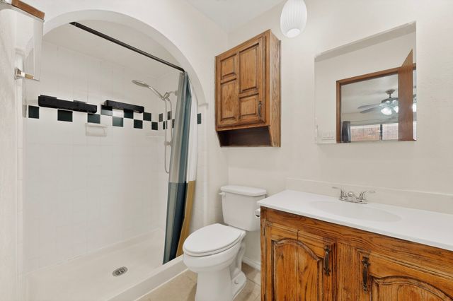 1926 Rambling Ridge Lane, Carrollton, TX 75007