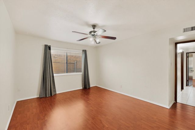 1926 Rambling Ridge Lane, Carrollton, TX 75007