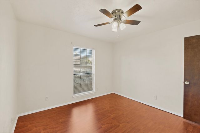 1926 Rambling Ridge Lane, Carrollton, TX 75007