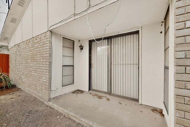 1926 Rambling Ridge Lane, Carrollton, TX 75007