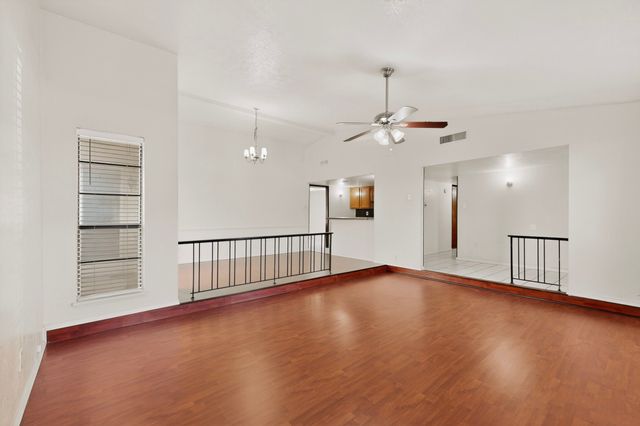 1926 Rambling Ridge Lane, Carrollton, TX 75007