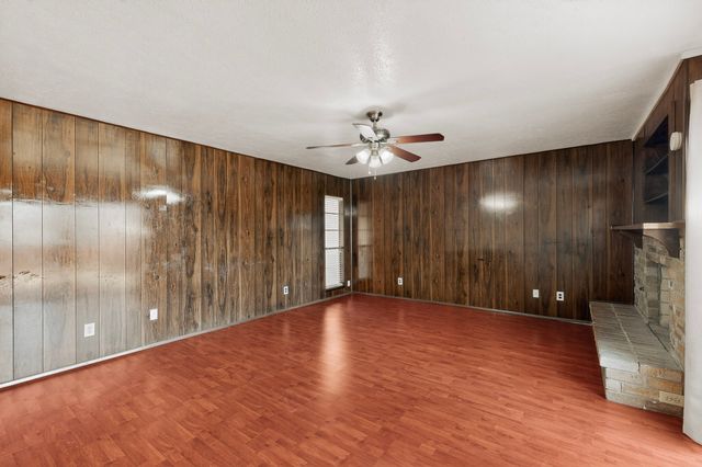 1926 Rambling Ridge Lane, Carrollton, TX 75007