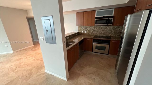 9055 SW 73rd Ct 2007, Miami, FL 33156