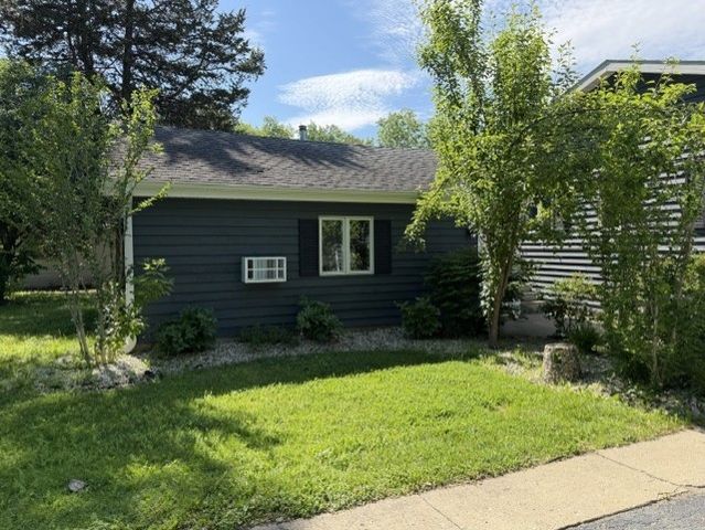 26146 W Blackhawk Avenue, Ingleside, IL 60041