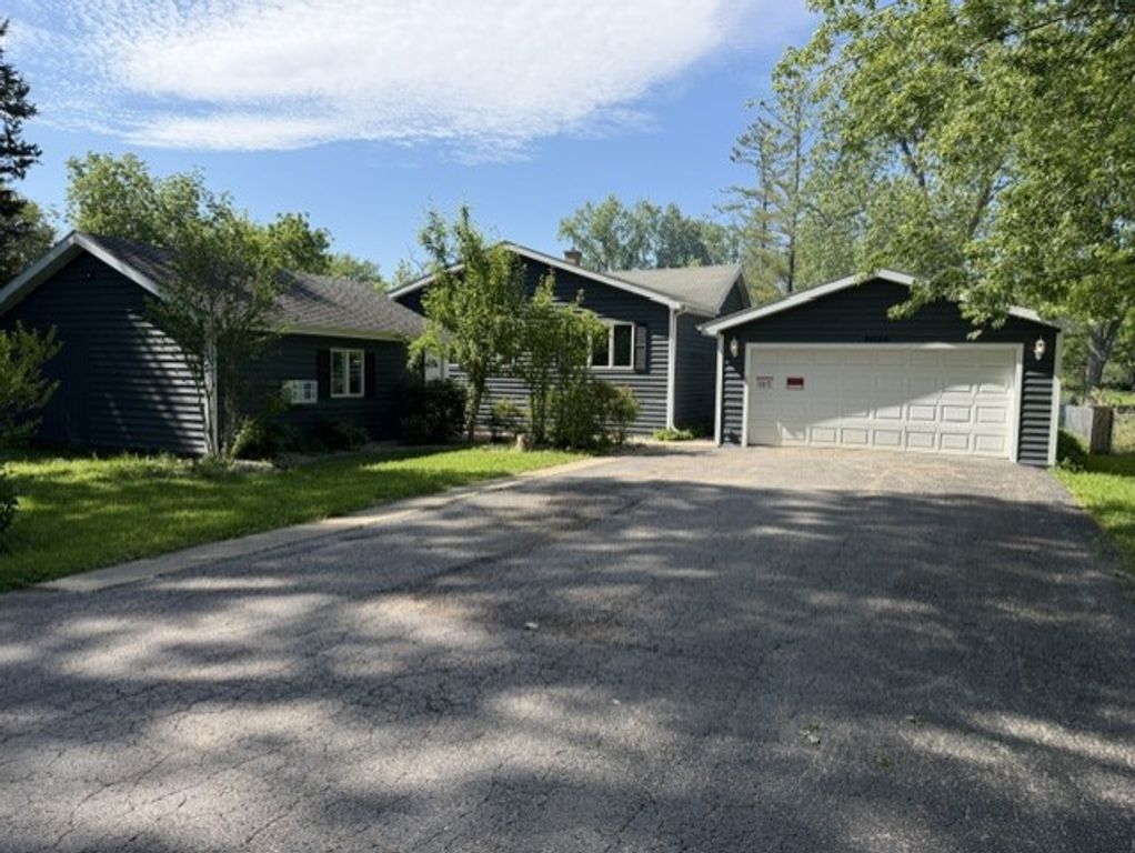26146 W Blackhawk Avenue, Ingleside, IL 60041