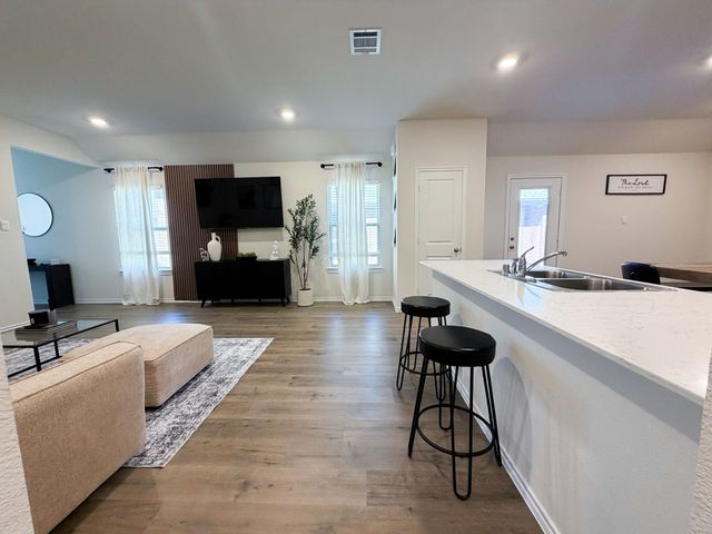 553 New Dawn Drive, Lavon, TX 75166