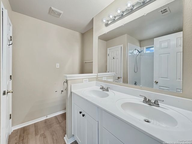 1754 Barking Wolf, San Antonio, TX 78245