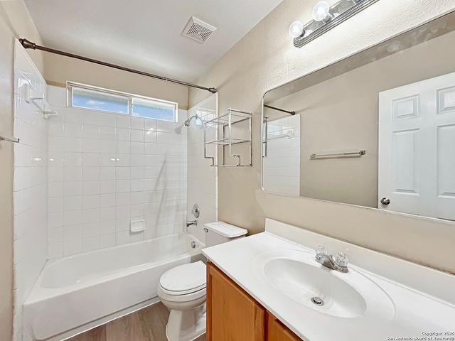 1754 Barking Wolf, San Antonio, TX 78245