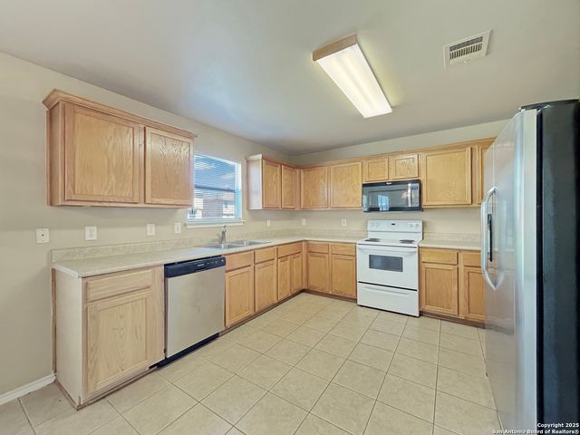 1754 Barking Wolf, San Antonio, TX 78245