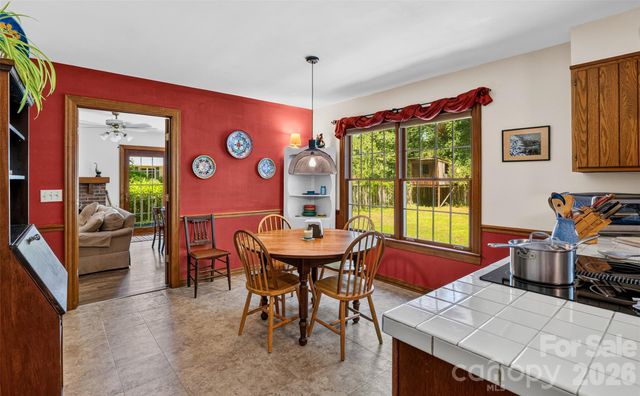 1064 Maplewood Court, Hendersonville, NC 28791