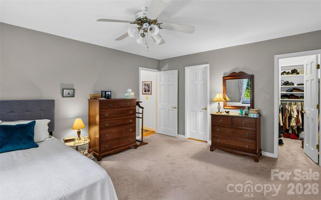 1064 Maplewood Court, Hendersonville, NC 28791