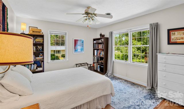 1064 Maplewood Court, Hendersonville, NC 28791
