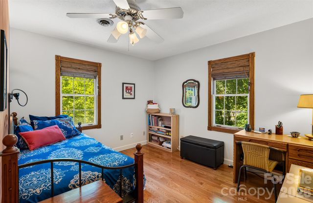 1064 Maplewood Court, Hendersonville, NC 28791