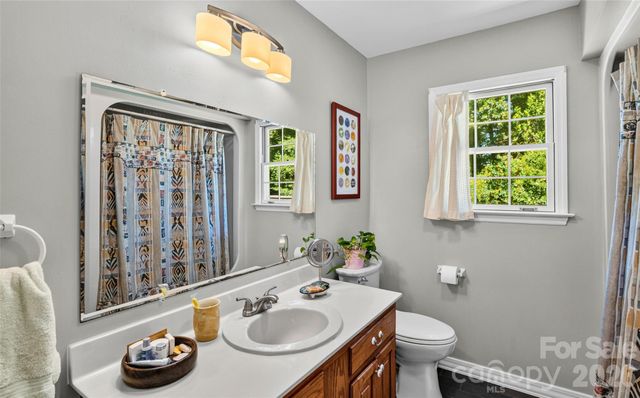 1064 Maplewood Court, Hendersonville, NC 28791