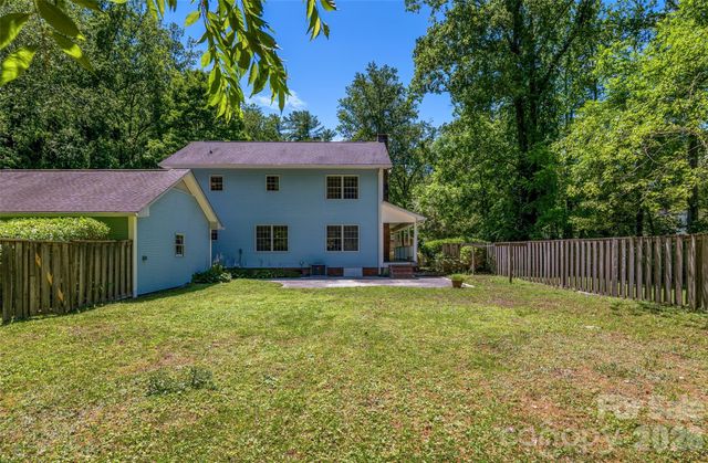 1064 Maplewood Court, Hendersonville, NC 28791