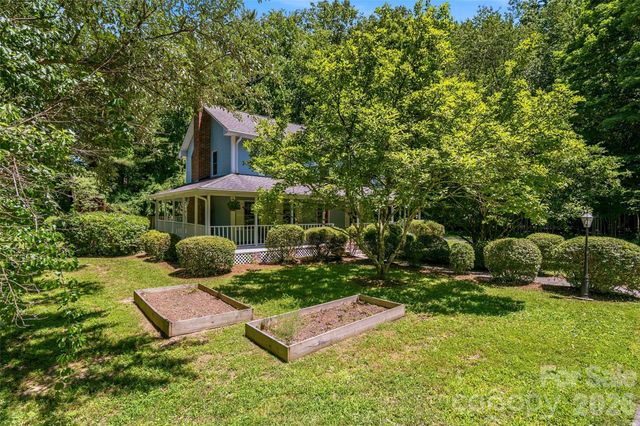 1064 Maplewood Court, Hendersonville, NC 28791