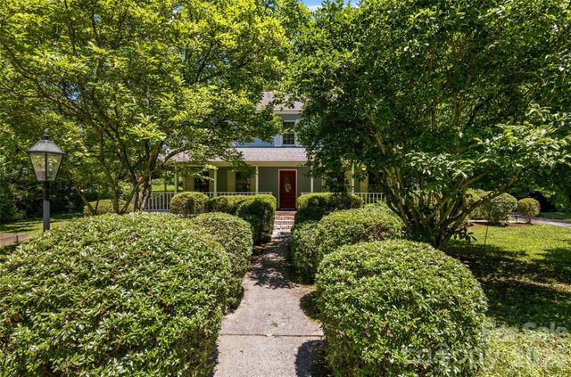 1064 Maplewood Court, Hendersonville, NC 28791