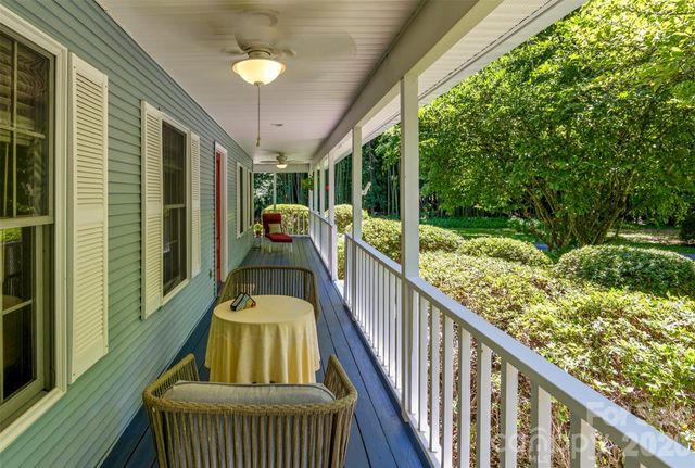 1064 Maplewood Court, Hendersonville, NC 28791