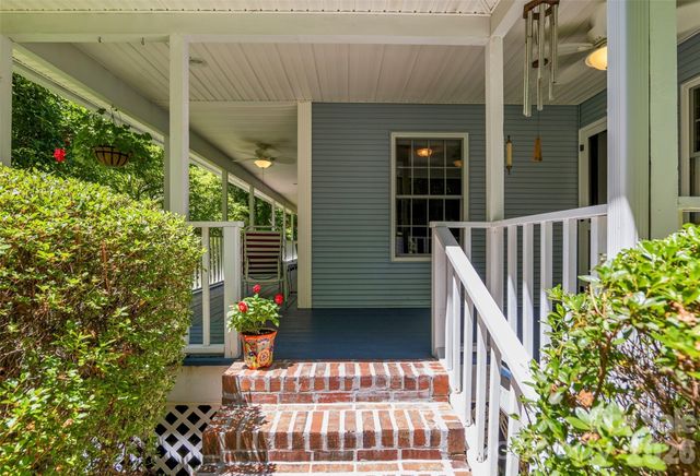 1064 Maplewood Court, Hendersonville, NC 28791