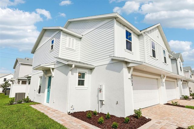 2712 MEADOW CREST DRIVE, St Cloud, FL 34773