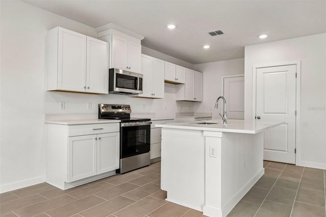 2712 MEADOW CREST DRIVE, St Cloud, FL 34773